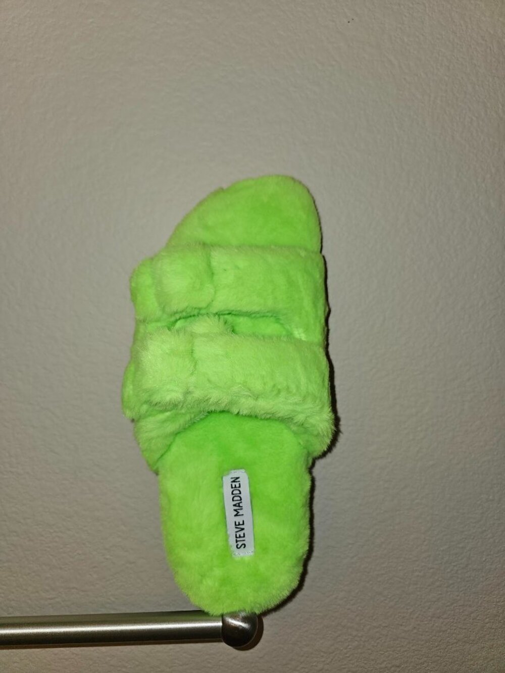 NWT Steve Madden Size 9 Lime Green Slippers